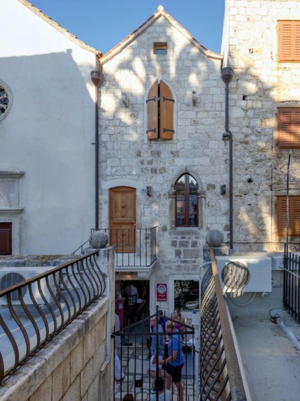 Varda - Latica * Hvar Town